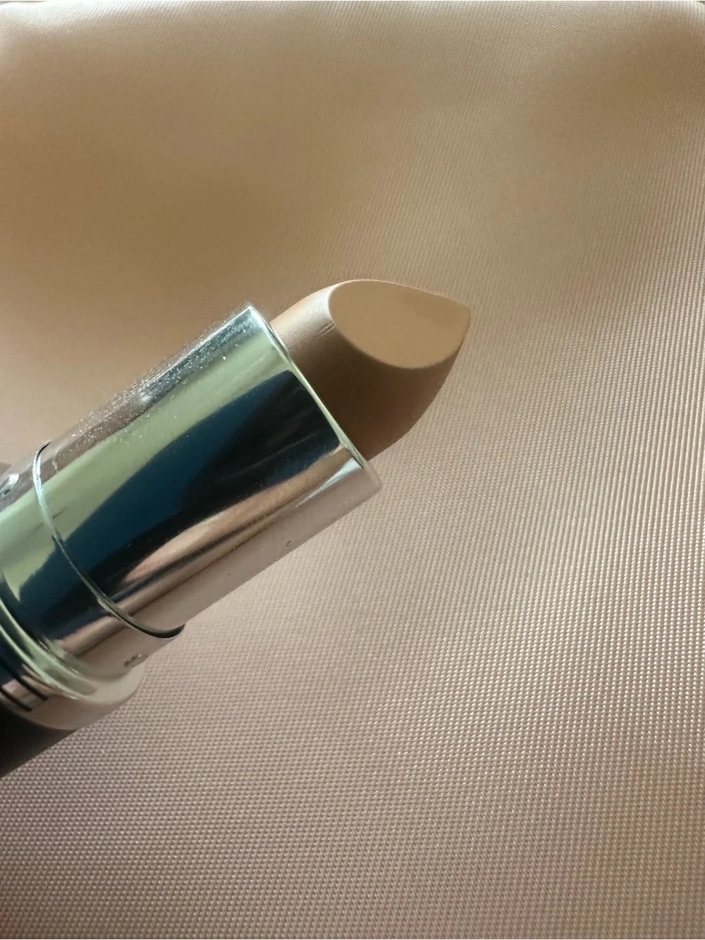 MAC Lipstick - Shade 837 PEACHSTOCK SLEEK SATIN